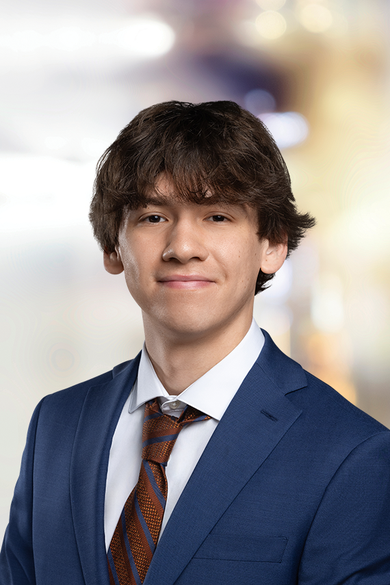 Portrait of Niko Davitaia, REALTOR®.